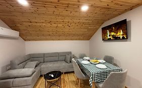 2Bedroom Apartment,Free Parking 06